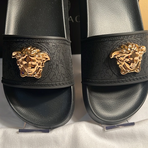 🔥 💯 NWT Authentic Versace Palazzo Slides - Picture 1 of 10